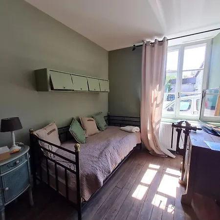 Escapade De Charme Pres De Verdun : Cocon Pour 2 Personnes Avec Cuisine Equipee Et Balades A Proximite - Fr-1-585-85 * Bouilly (Aube)